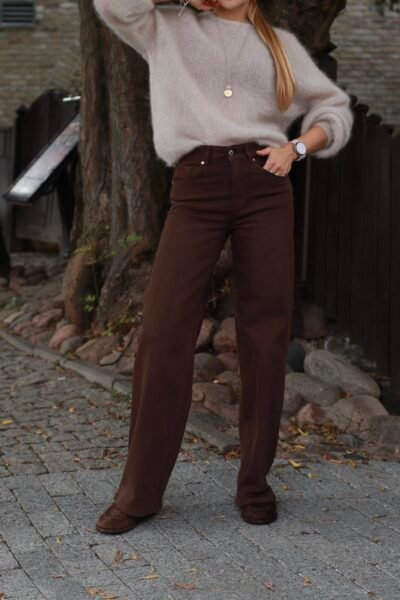 ŠOKOLADO SPALVOS DŽINSAI - M DYDIS