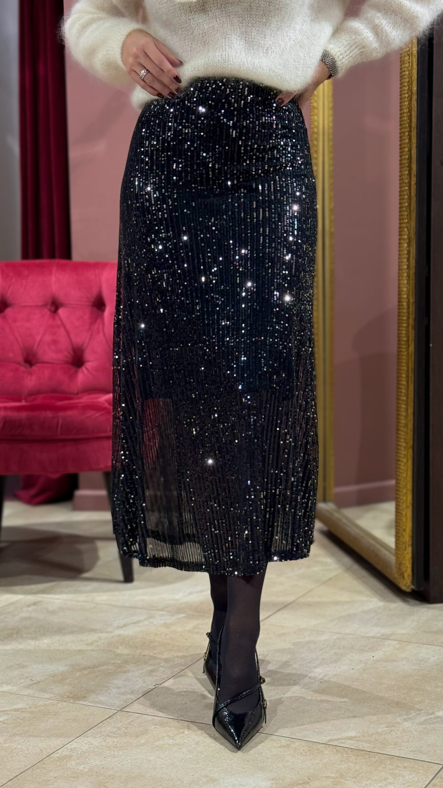 JUODOS SPALVOS SIJONAS