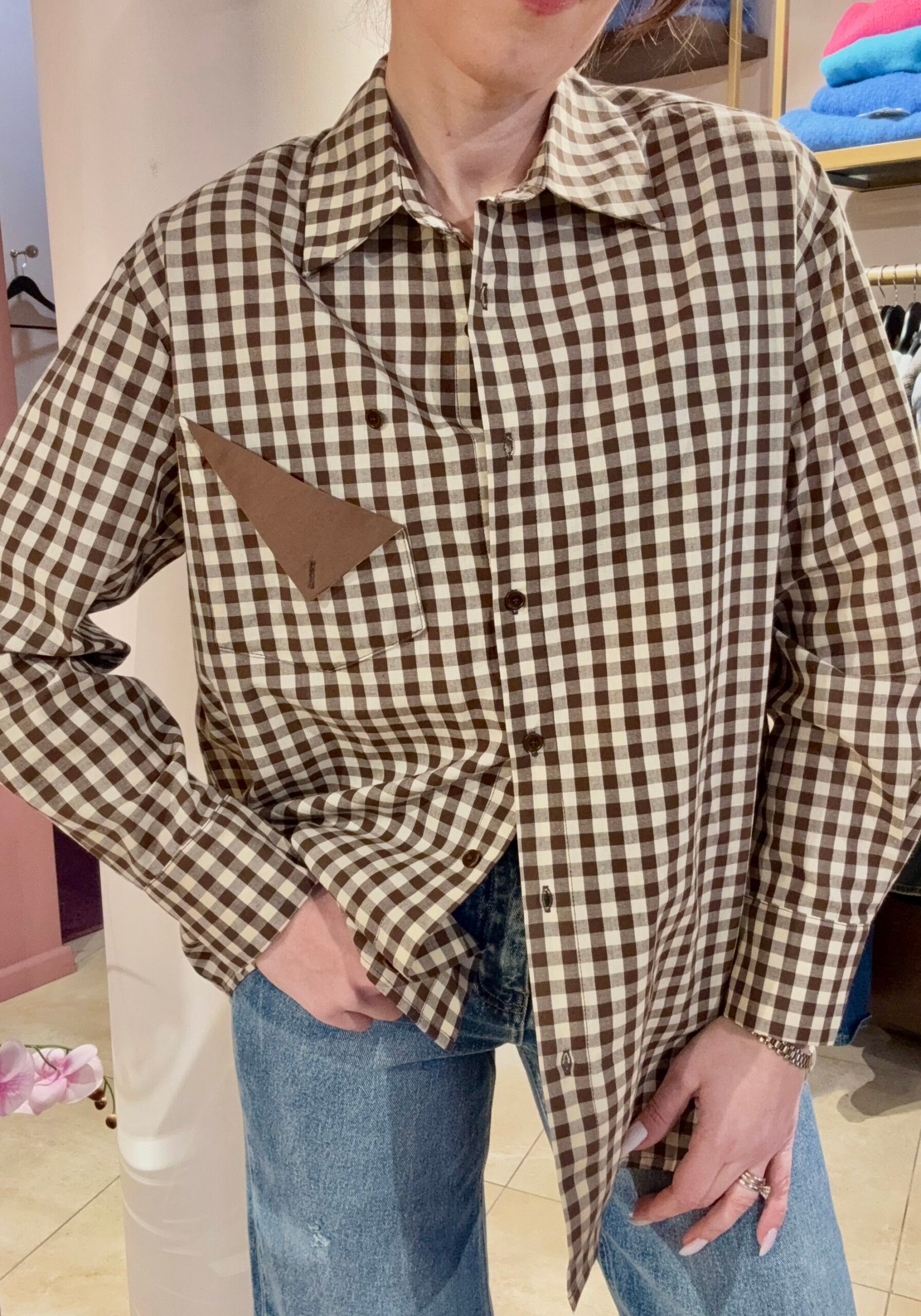 RUDOS SPALVOS LANGUOTI MARŠKINIAI