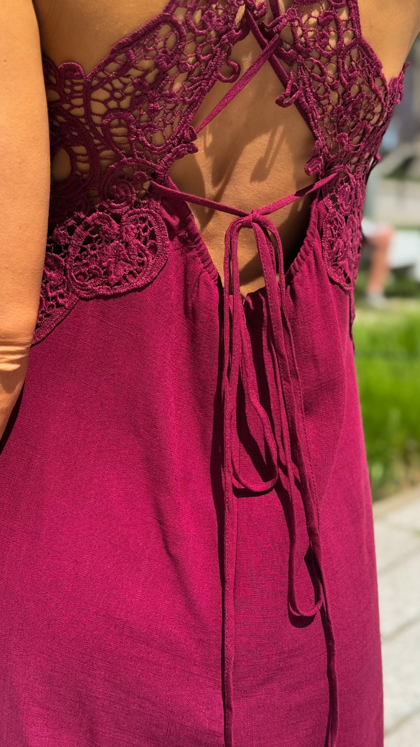 BURGUNDY SPALVOS SUKNELĖ - Image 8